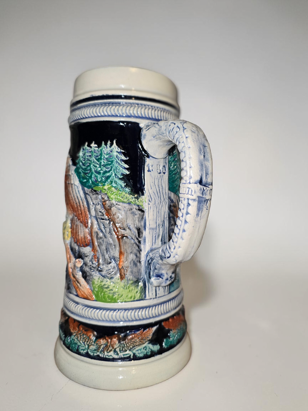 Bierkrug mit Adler-Motiv – Limitierte Edition aus deutscher Keramik