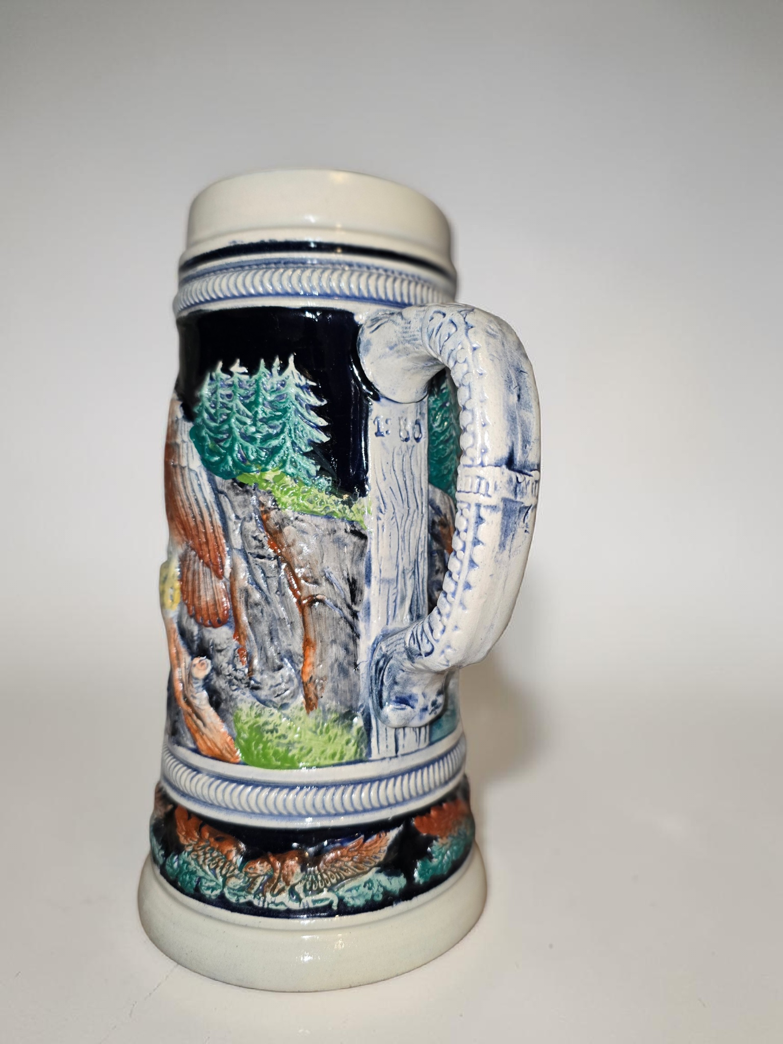 Bierkrug mit Adler-Motiv – Limitierte Edition aus deutscher Keramik