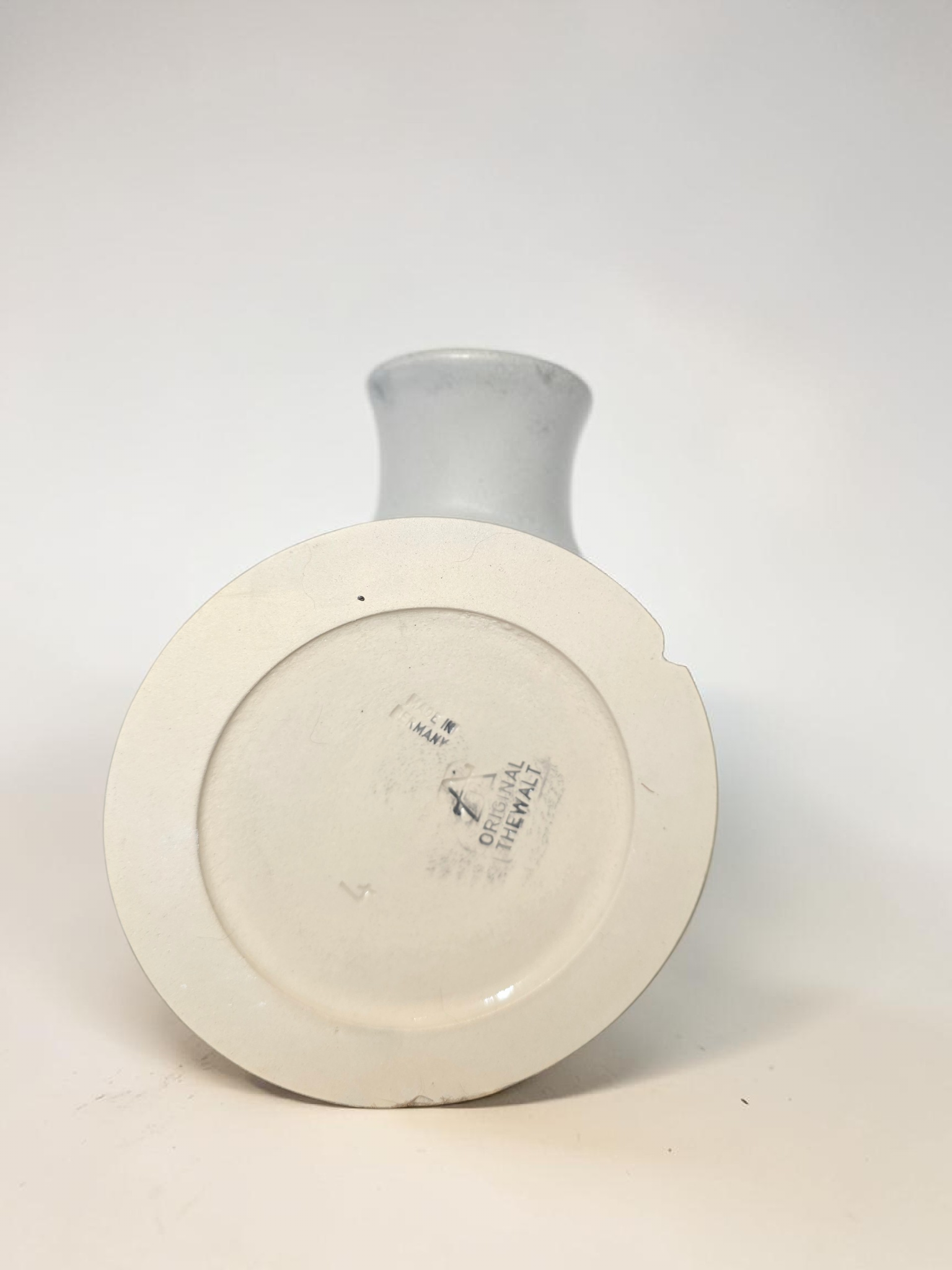 Antiker Bierkrug – Handarbeit im traditionellen Reliefstil