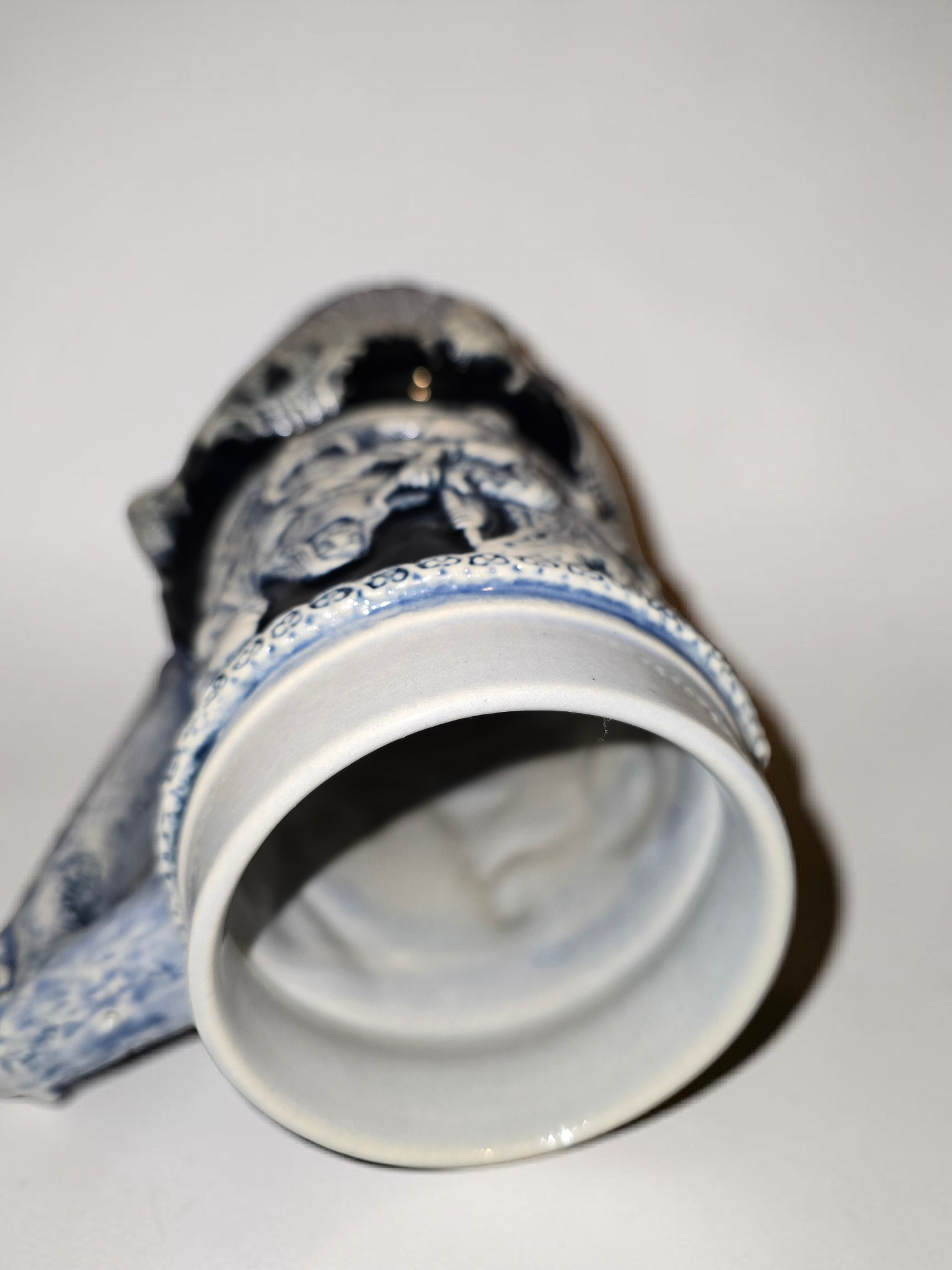 Antiker Bierkrug „Bauernszene“ – Limitierte Edition aus deutscher Keramik