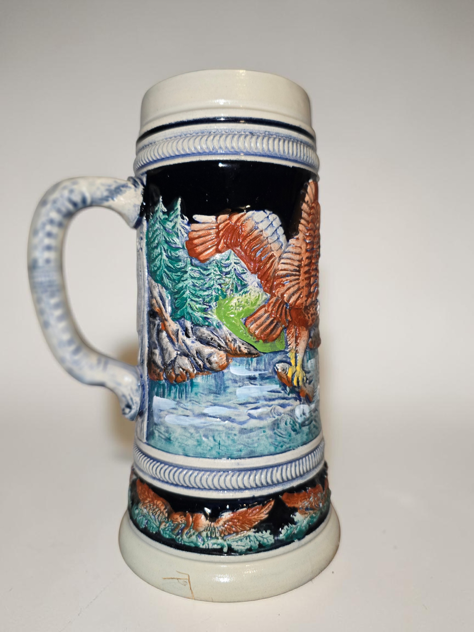 Bierkrug mit Adler-Motiv – Limitierte Edition aus deutscher Keramik